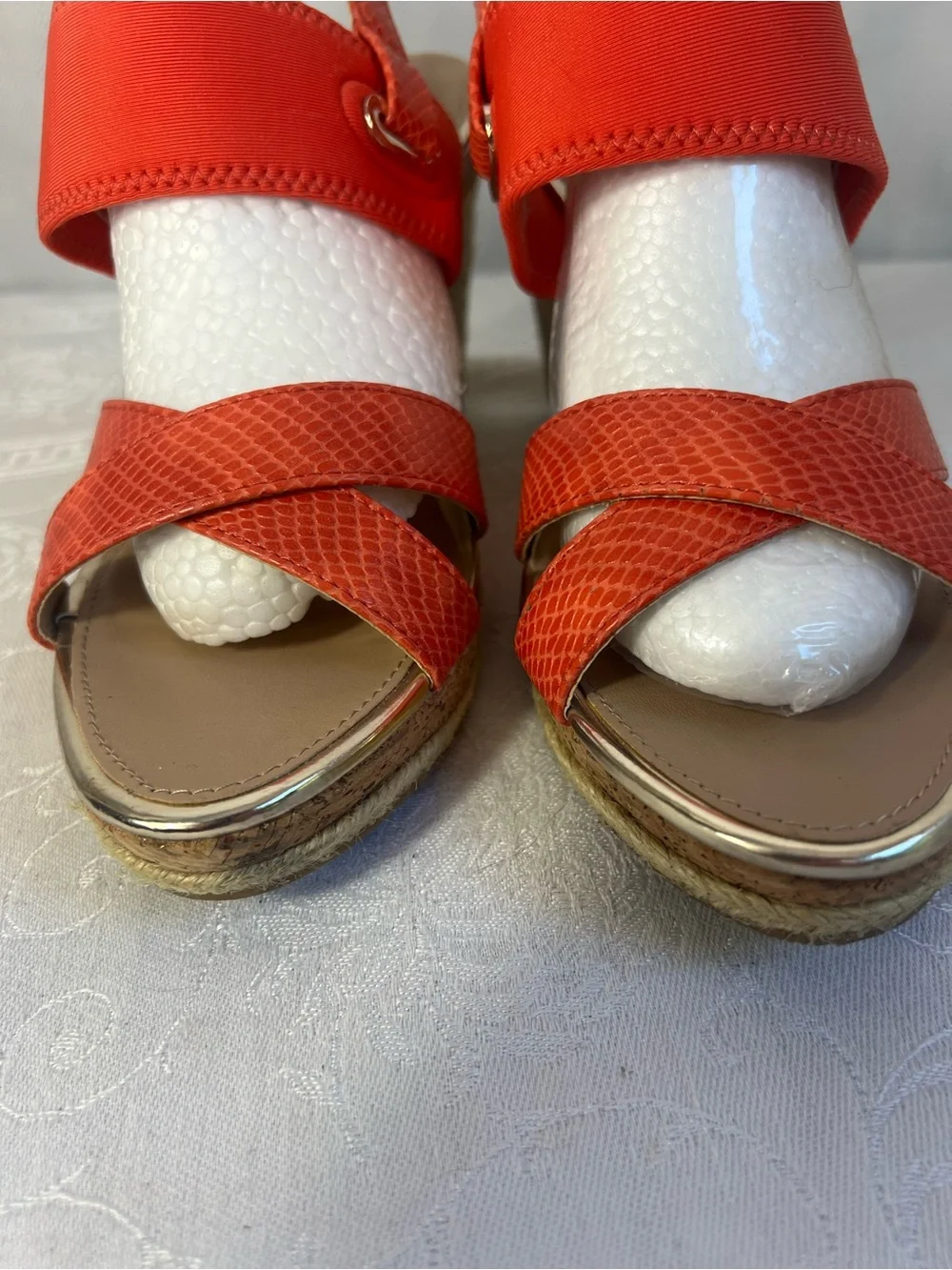 Alfani Wedge Sandals Coral Red Textured Vegan Leather Metallic Insole Straps 8.5